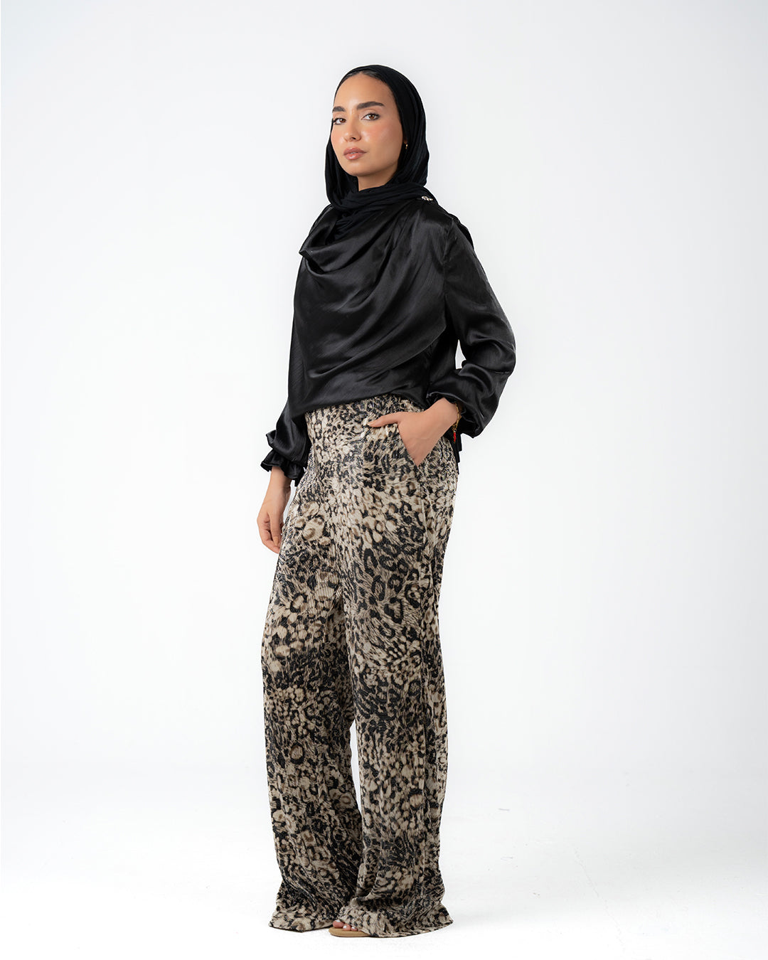 Wide-leg leopard pants